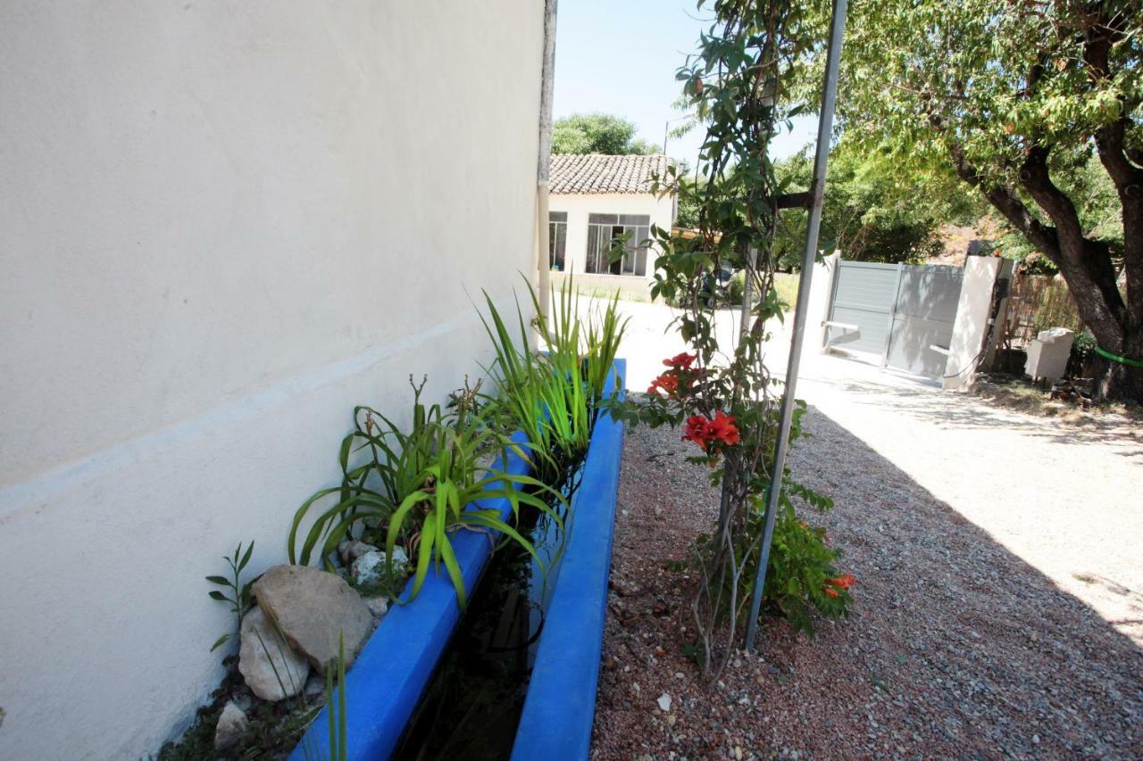Villa Le Luberon Des Artistes Oppède Exterior foto